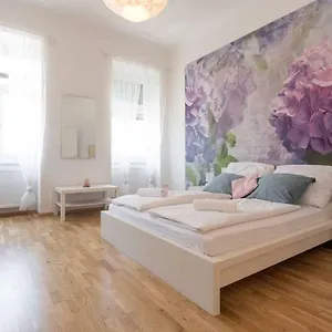 Spacious Station Apartamento